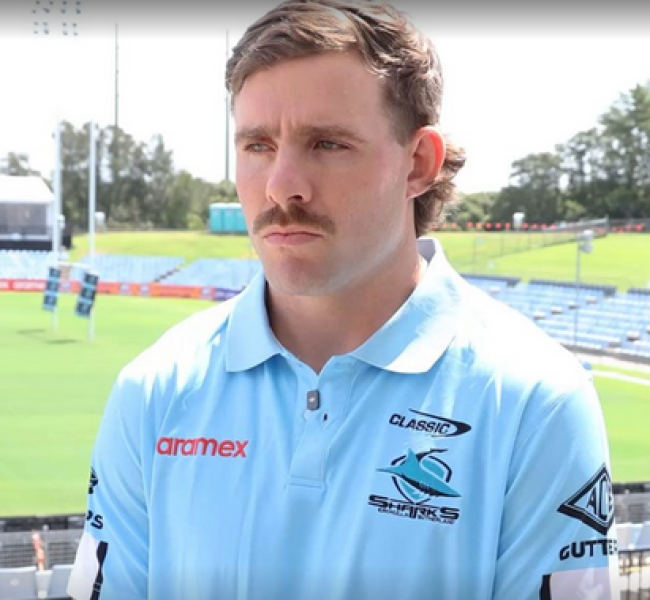 Billy Burns has agreed to resign with the Cronulla Sharks for the next 2 seasons.